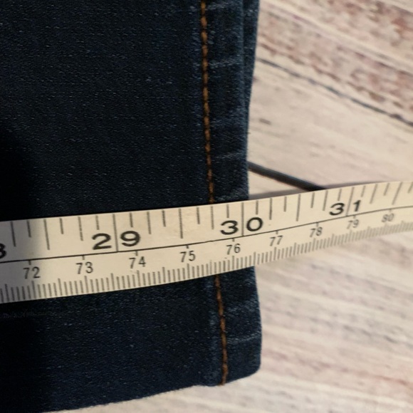 Express jeans. Skinny Mia mid rise. Size 2R. - Picture 7 of 8